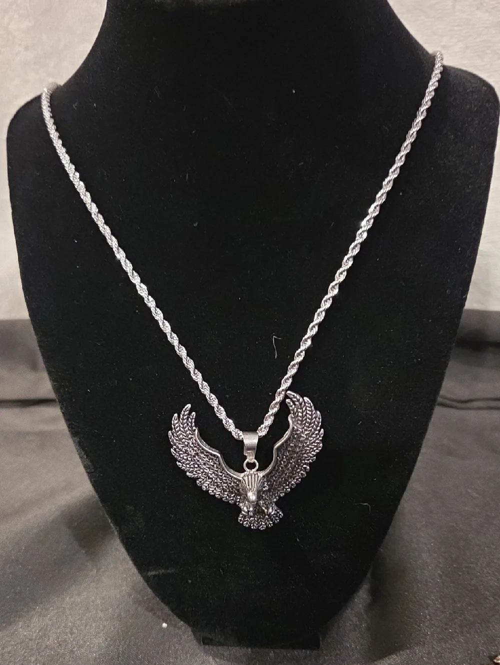 EAGLE PENDANT NECKLACE